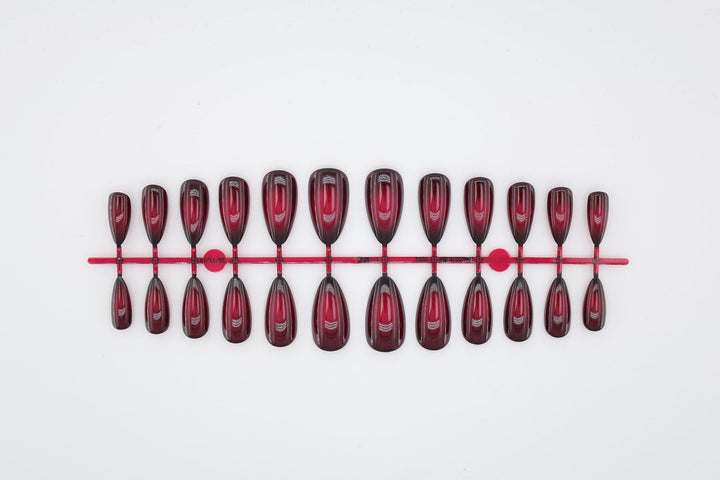 Acrylic nail set with glamorous gradient Bowlift