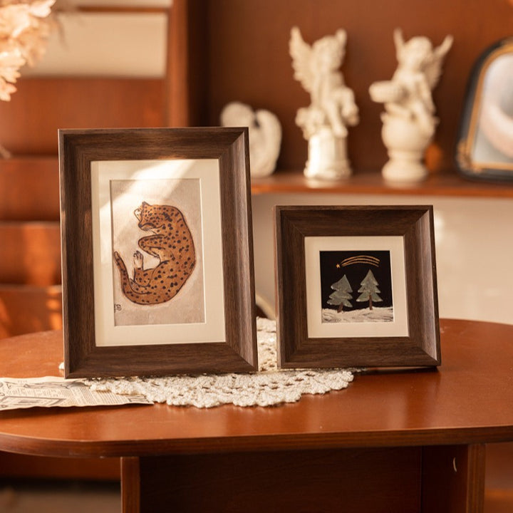 Elegant Art Display Frame