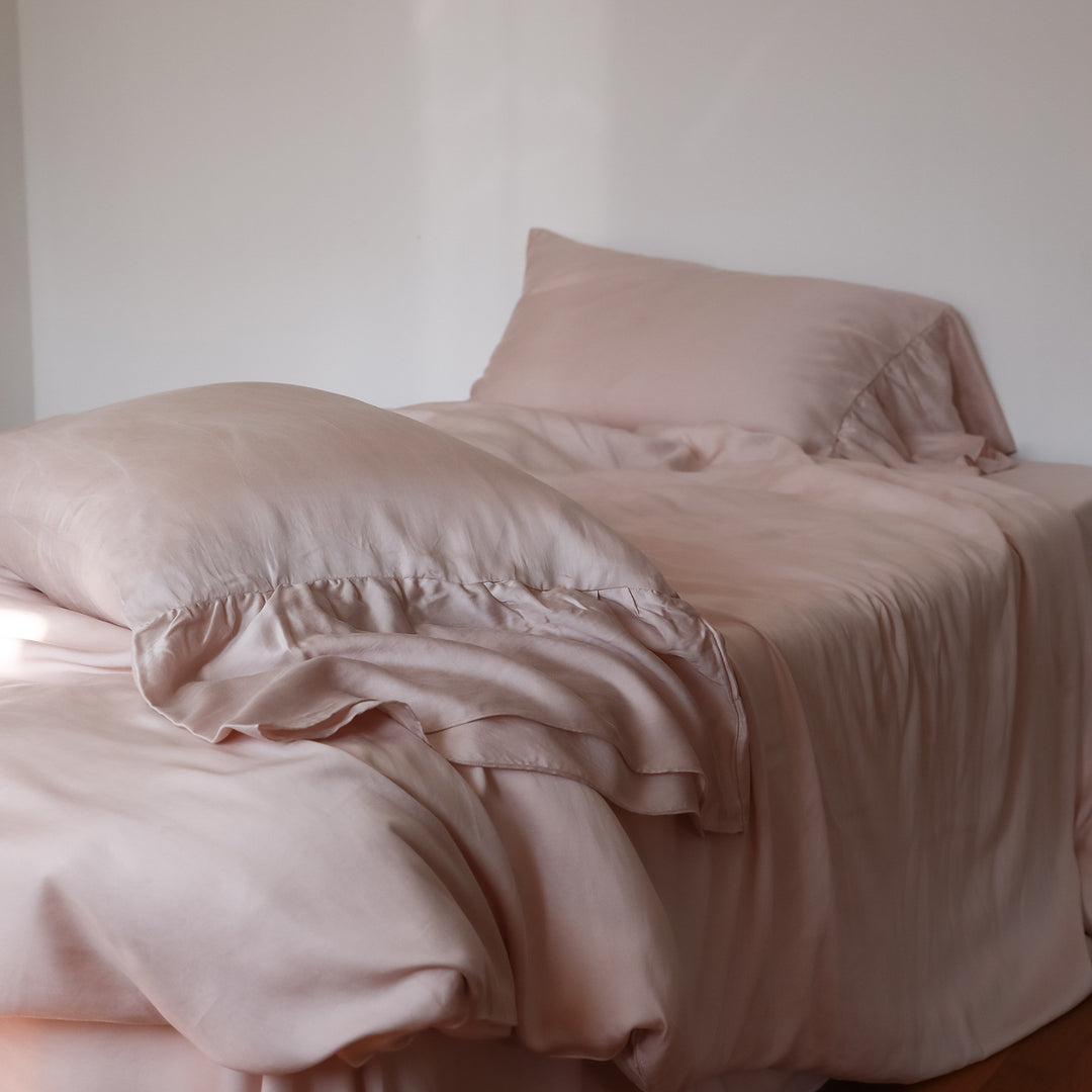 Mulberry-Blend Satin Duvet Cover and Pillowcase Set with Soft Ruffle Hem