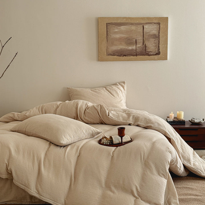Bedding set made of washed linen with soft texture and hotel closure