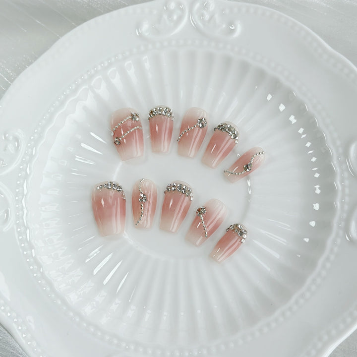 Elegant Press-On Nail Art Set with Rhinestone Detailing