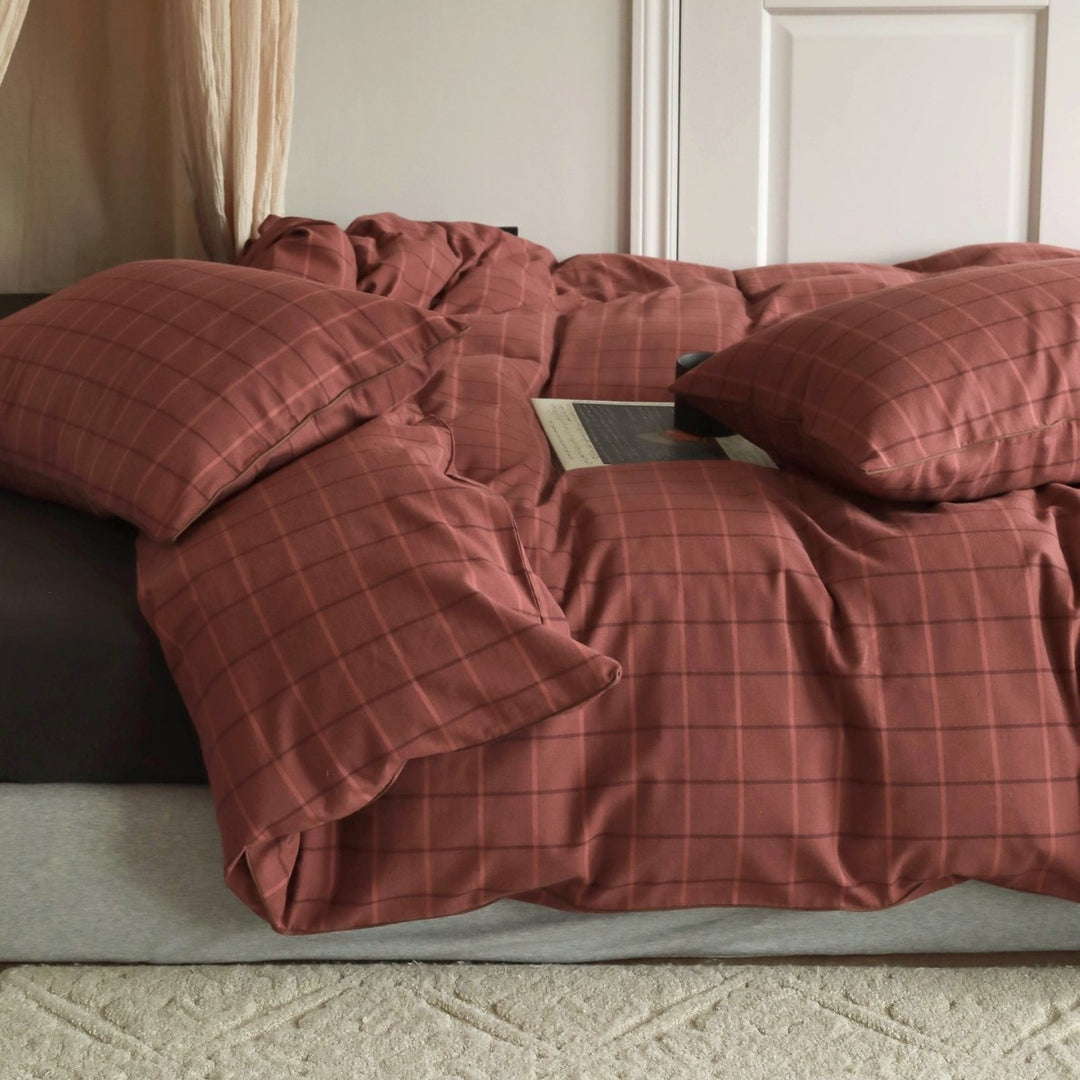 Bedding set made of cotton satin with fine check pattern and extra-soft finish