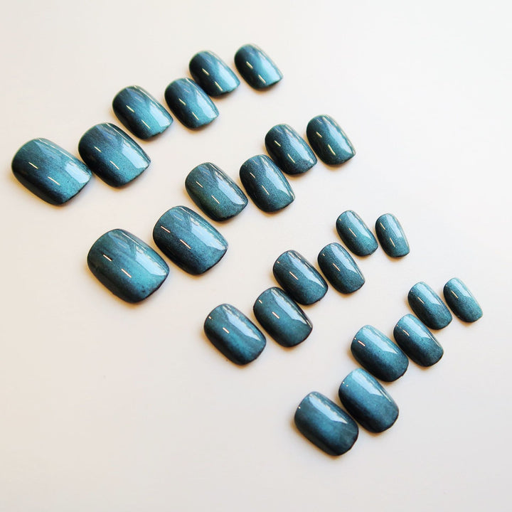 Sparkling Elegant Press-On Nail Set Bowlift