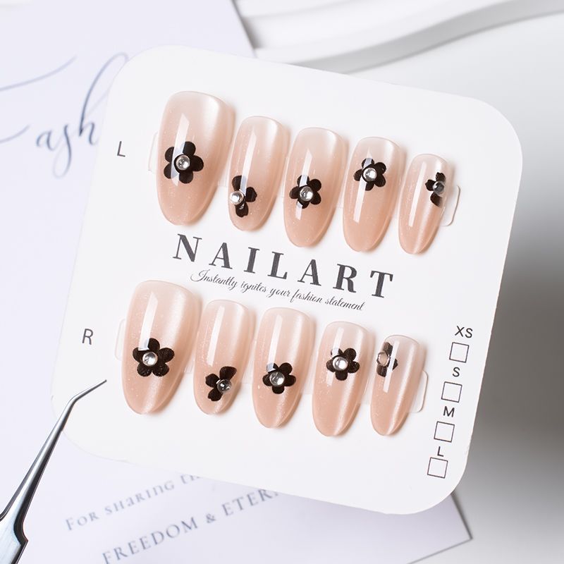 Decorative Press-On Nail Set
