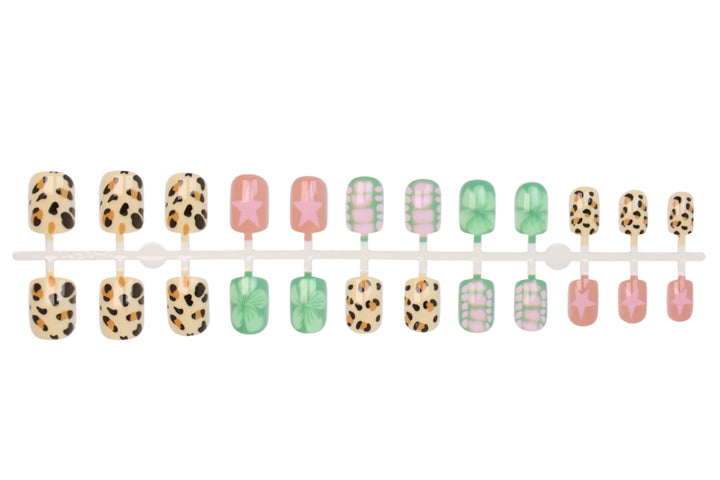 Nail kit with modern animal and flower designs Bowlift