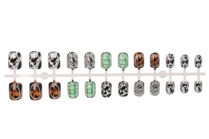 Nail art set with trendy animal patterns Bowlift
