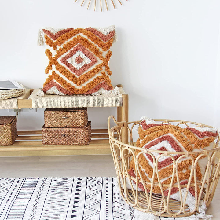 Square decorative cushion cover with hand-tufted diamond relief and decorative corner tassels Bowlift