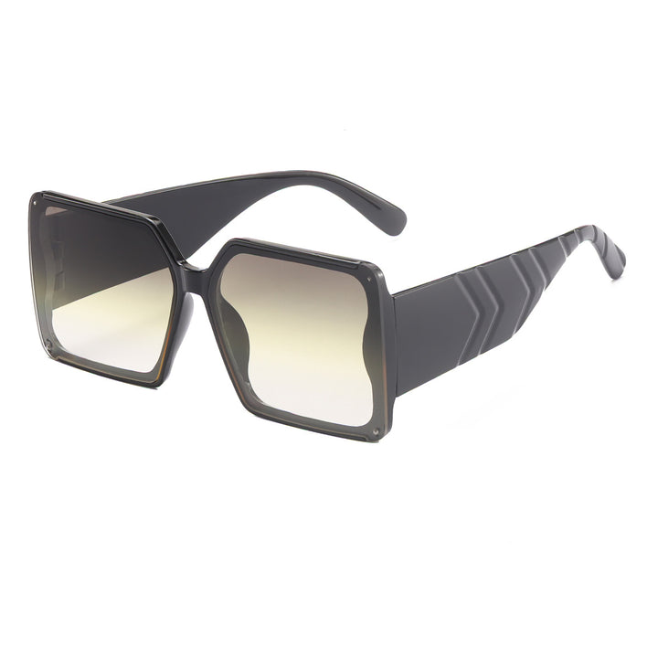 Women oversized sunglasses in trendy leopard print Bowlift