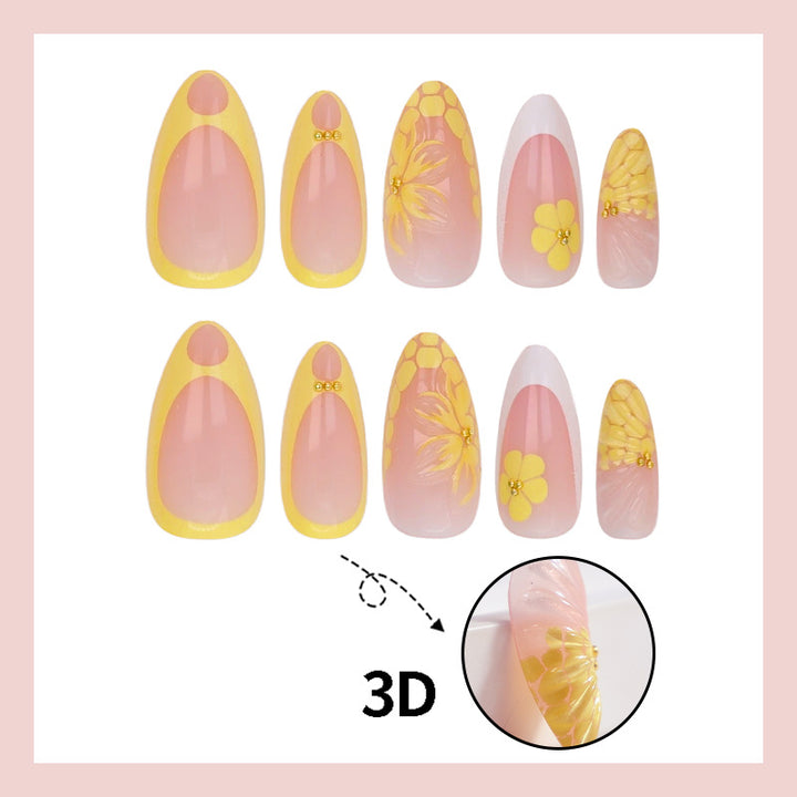 Nail art set with playful flower decorations Bowlift