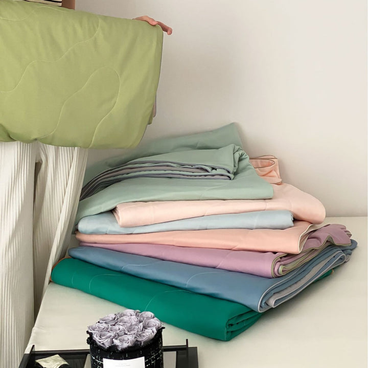 Light Reversible Summer Comforter with Cooling Microfiber Filling Bowlift