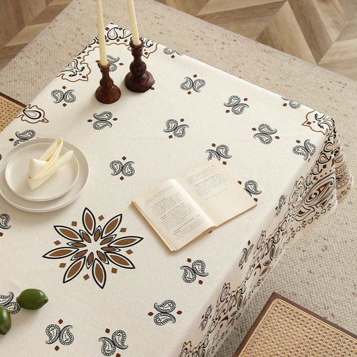 Printed rectangular tablecloth made of cotton blend with paisley border Bowlift
