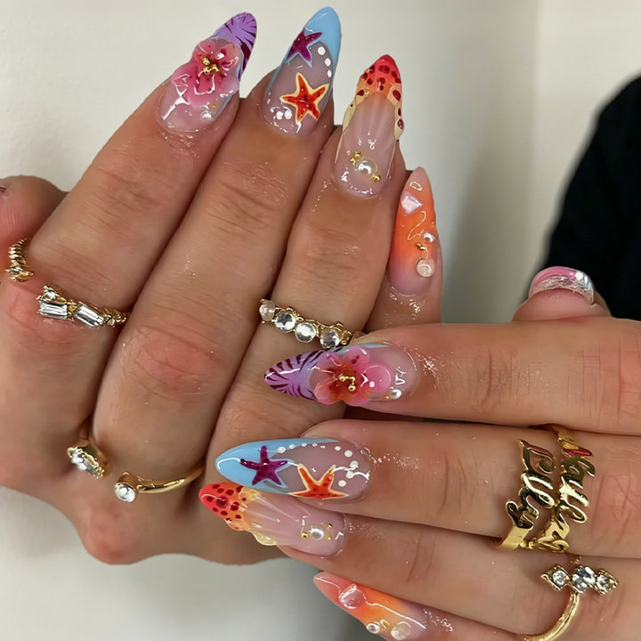 Elegant artificial nails with floral designs Bowlift