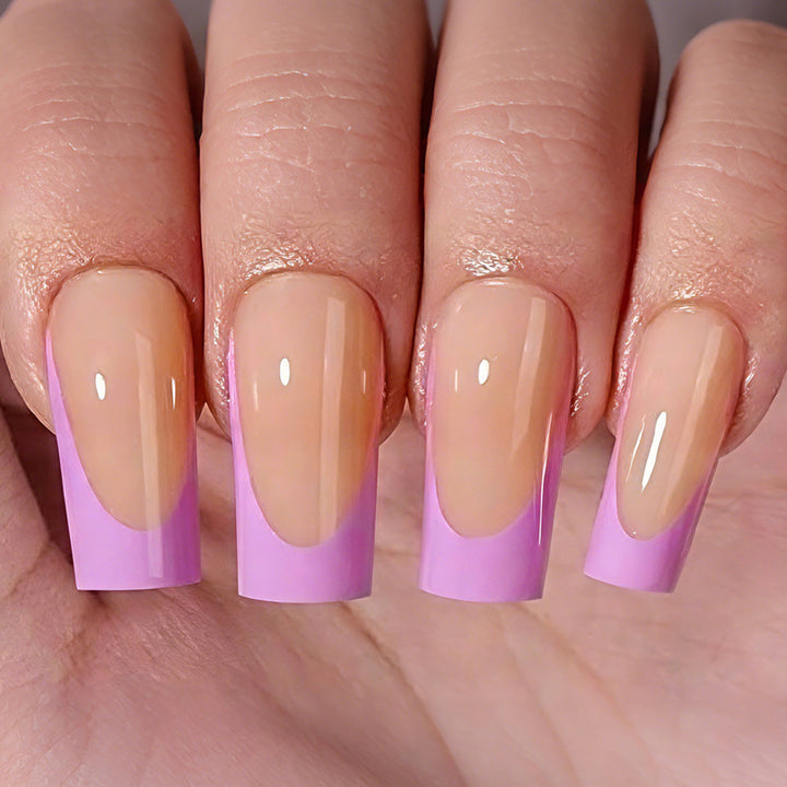 Artificial nails in natural look Bowlift