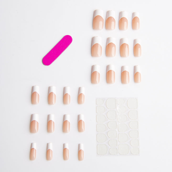 Artificial nail tips with French manicure Bowlift