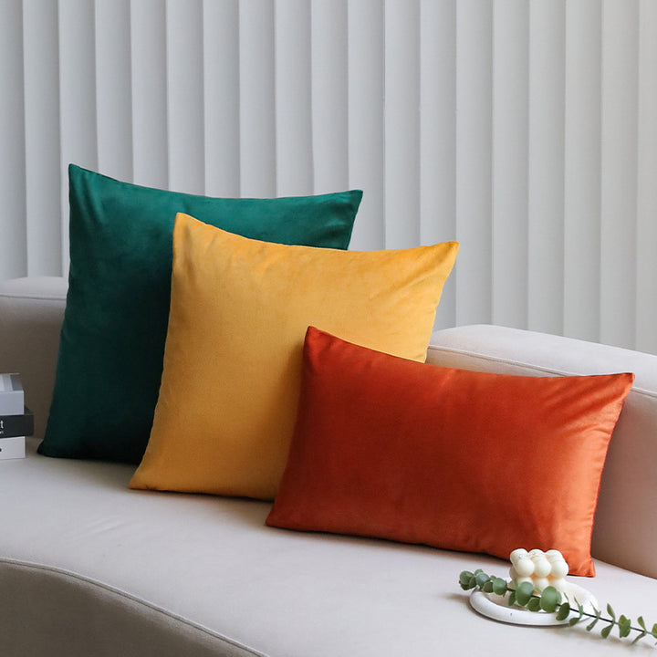 Luxurious velvet cushion cover with soft filling Bowlift