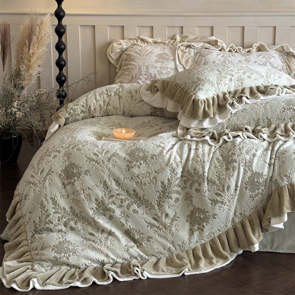 Luxurious Ruffled Bed Linen Set made of Jacquard with Vintage Damask Pattern