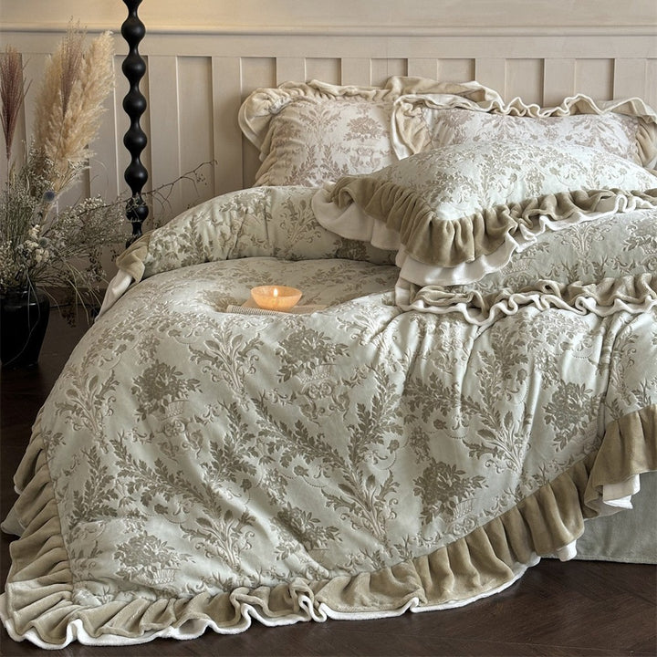 Luxurious Ruffled Bed Linen Set made of Jacquard with Vintage Damask Pattern