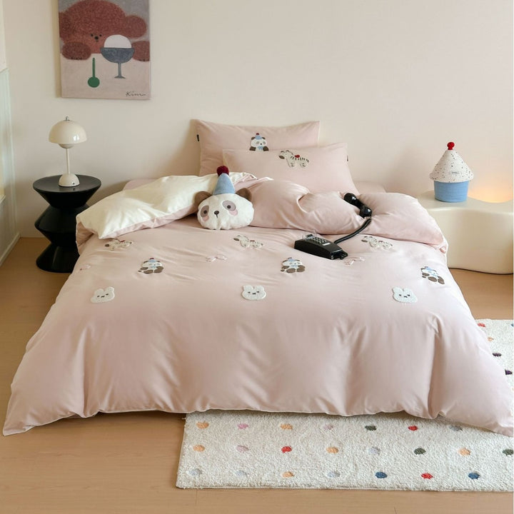 Bedding set with appliquéd cuddly rabbits, ruffle edge and soft cotton blend