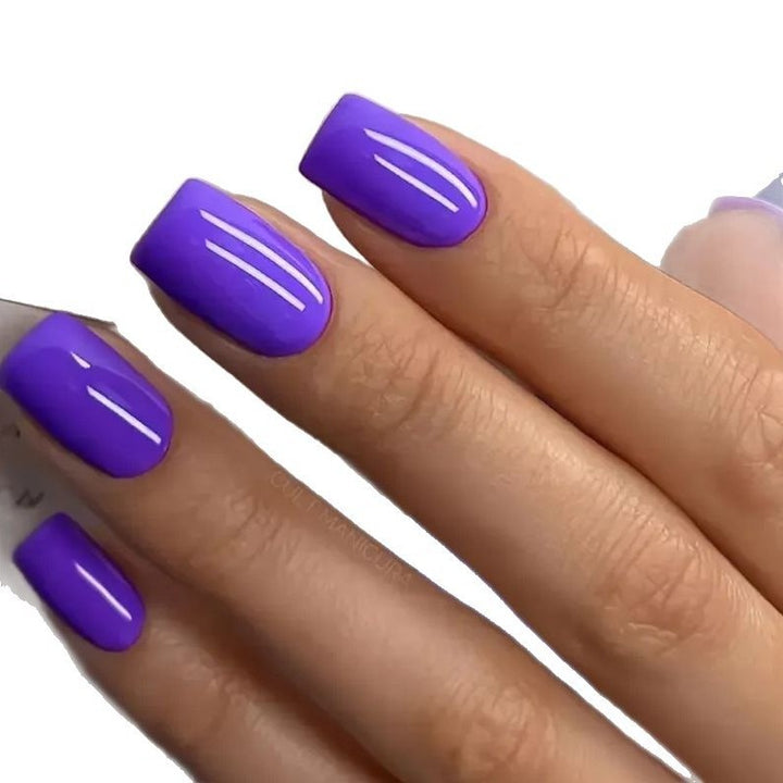 Stylish Glossy Nail Polish Bowlift