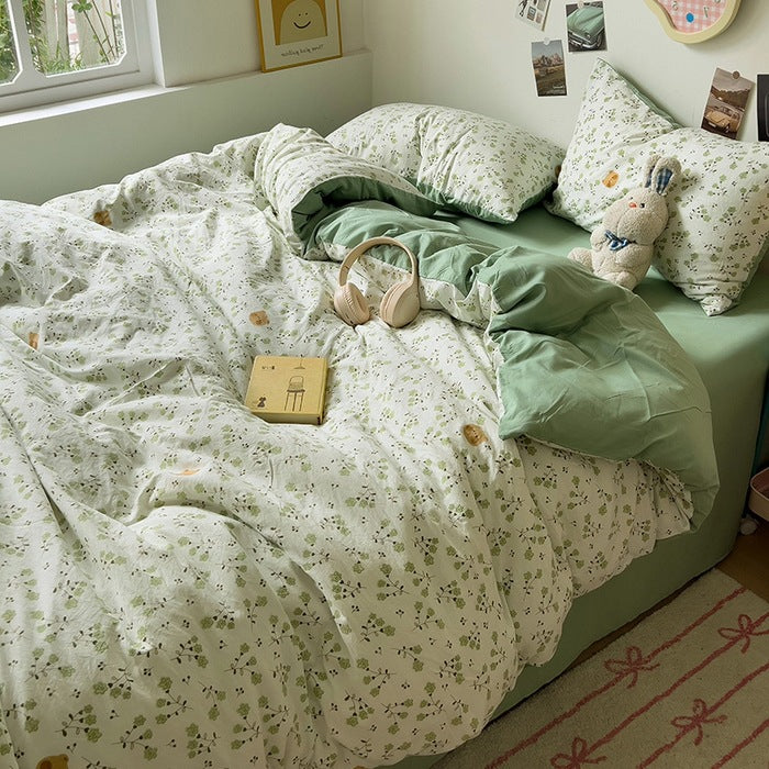 Children's Playful Floral Patterned Bedding Set