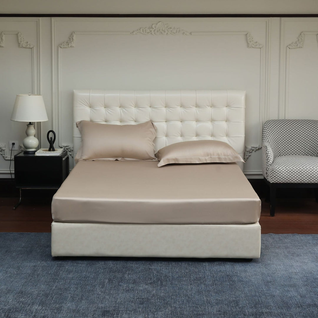 Luxurious satin fitted sheet set with silky smooth finish