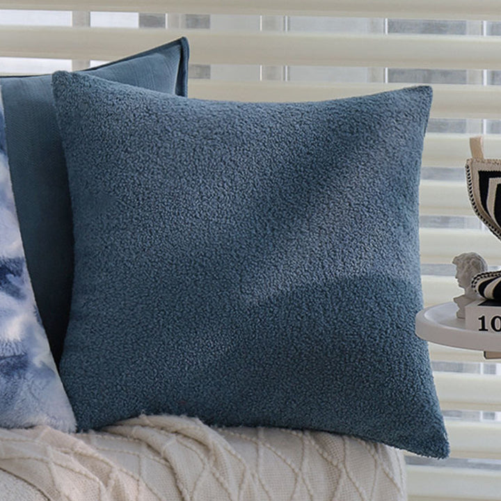 Rectangular faux fur pillowcase luxurious and plush Bowlift