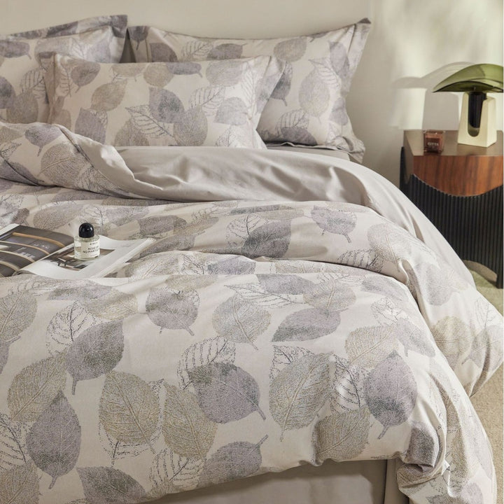 Luxurious cotton satin duvet cover set with watercolor flower pattern
