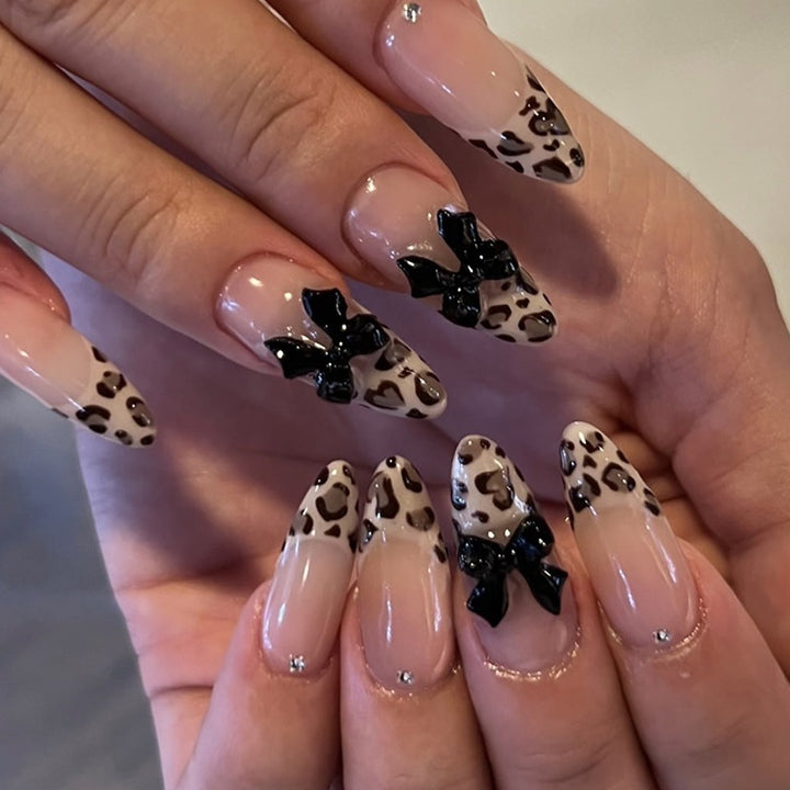 Shiny and creative nail art Bowlift