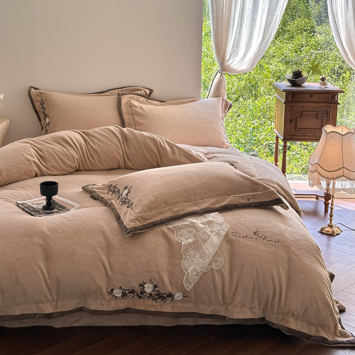 Velvet bedding set with floral lace insert and velvety padding