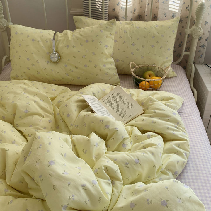 Cozy Cartoon Bear Print Bedding Set