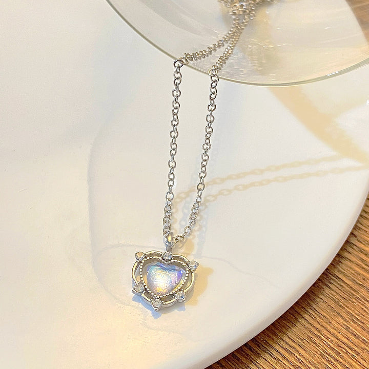 Heart-shaped jewelry necklace Bowlift