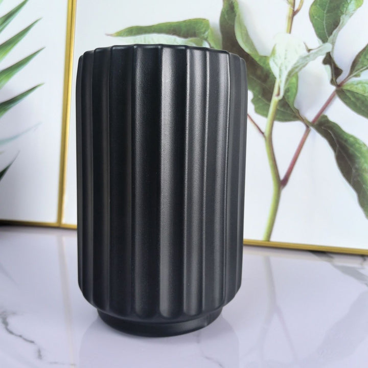 Decorative Vertical Ribbed Vase Bowlift
