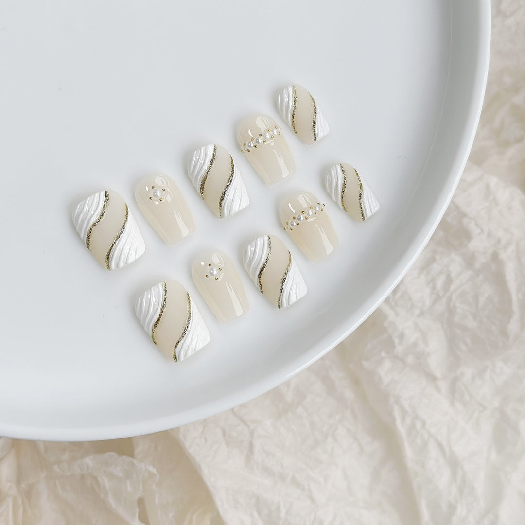 Exquisite Decorative Press-On Nail Art Set