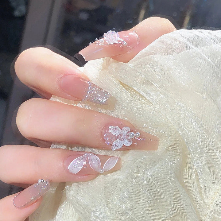 Glamorous Press-On Nail Set with Decorative Rhinestones Bowlift