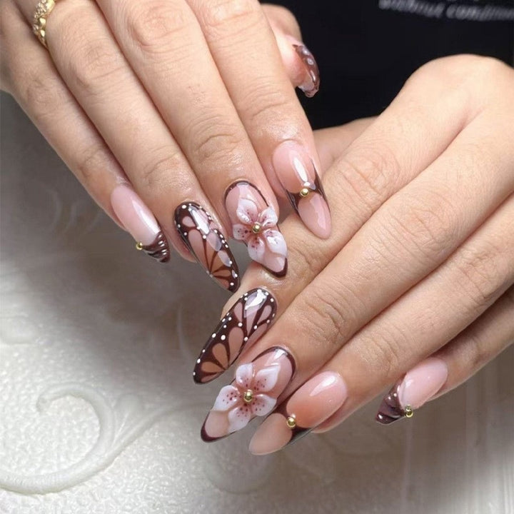 Artificial nail set with exquisite floral designs Bowlift