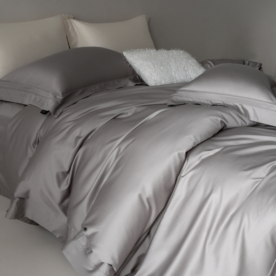 Silky-smooth satin bedding set with hotel closure