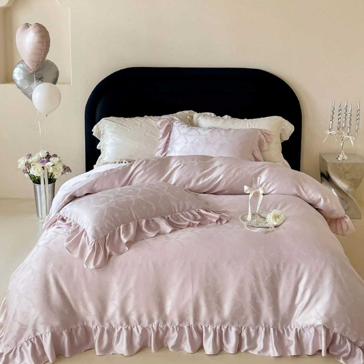 Ruffled bedding set made of premium cotton satin with fine jacquard texture
