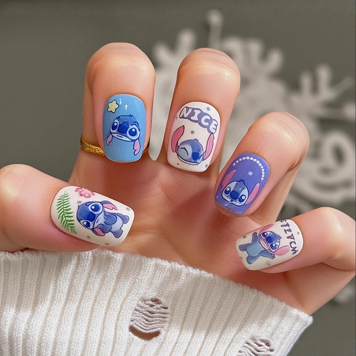 Creative artificial nails with playful animal design Bowlift
