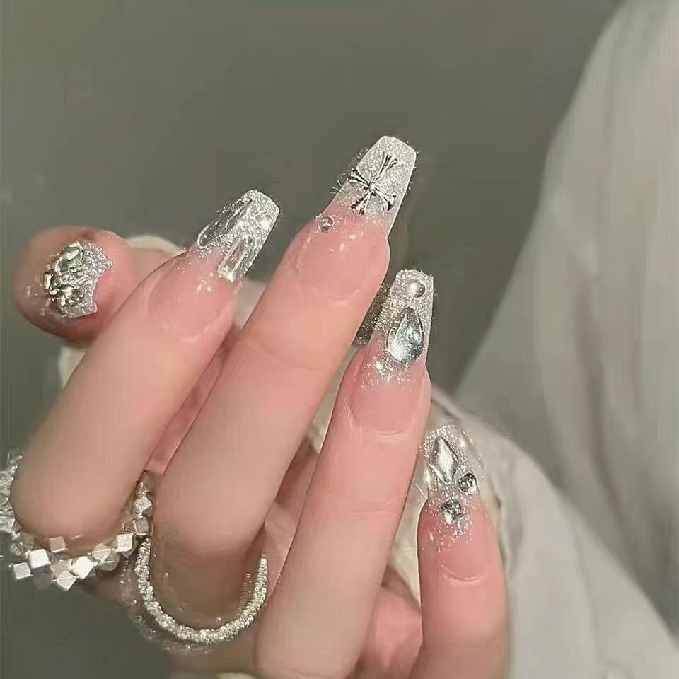Floral Embellished Press-On Nail Set