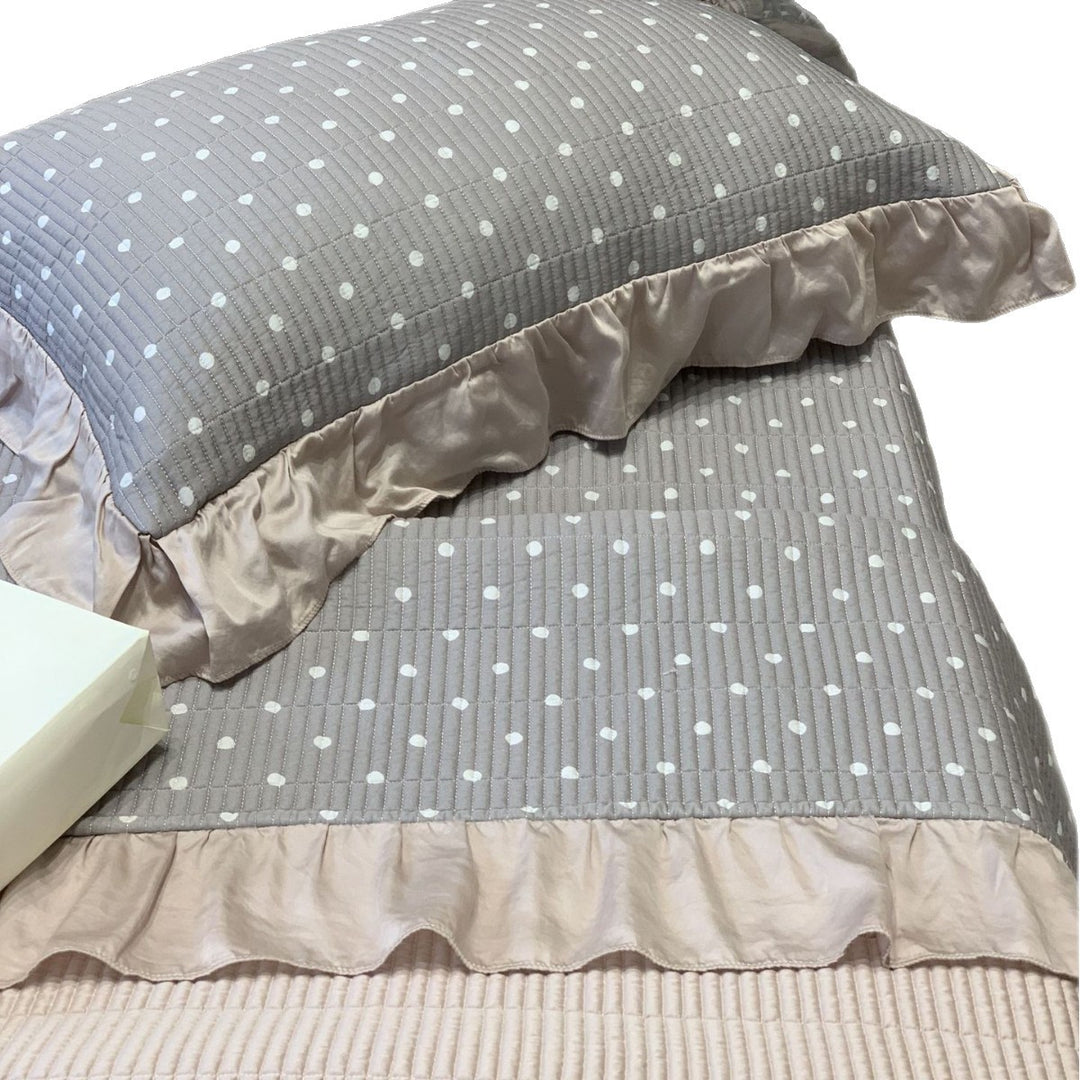 Luxurious cotton bedding set with leopard pattern and ruffle