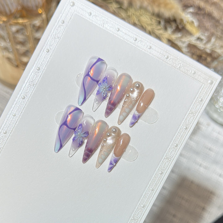 Elegant Floral Accent Press-On Nails