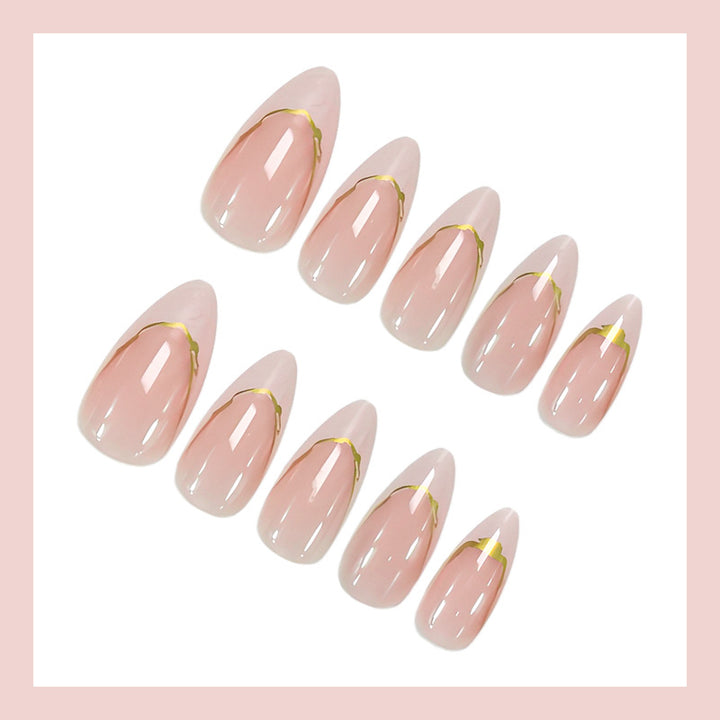 Nail set with elegant gold rim and naturally looking finish Bowlift