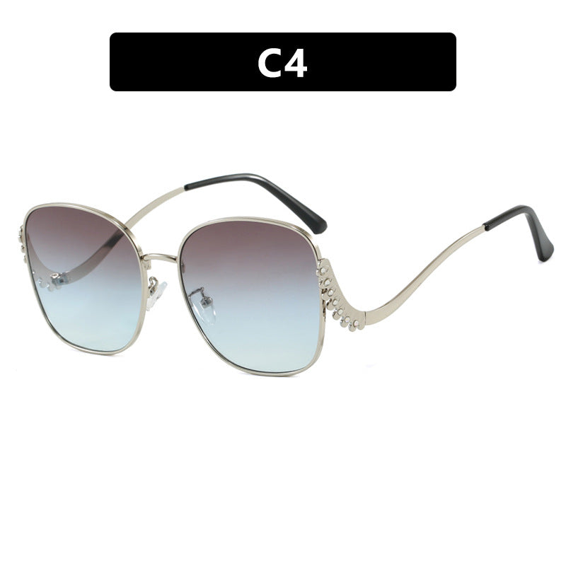 Women's striking sunglasses with sparkling appliqués Bowlift