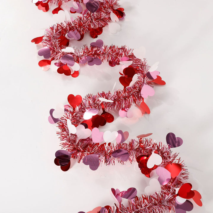 Heart-Shaped Decorative Garland Bowlift