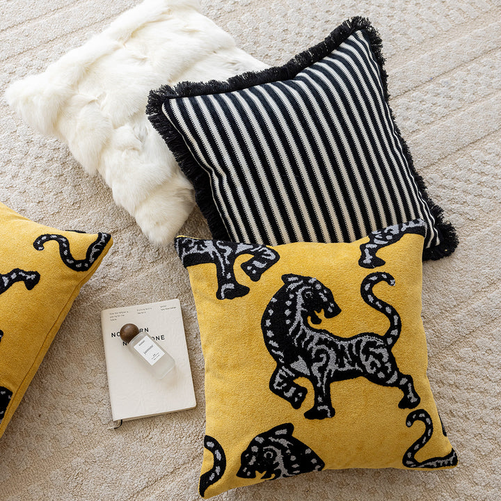 Decorative cushion with leopard pattern