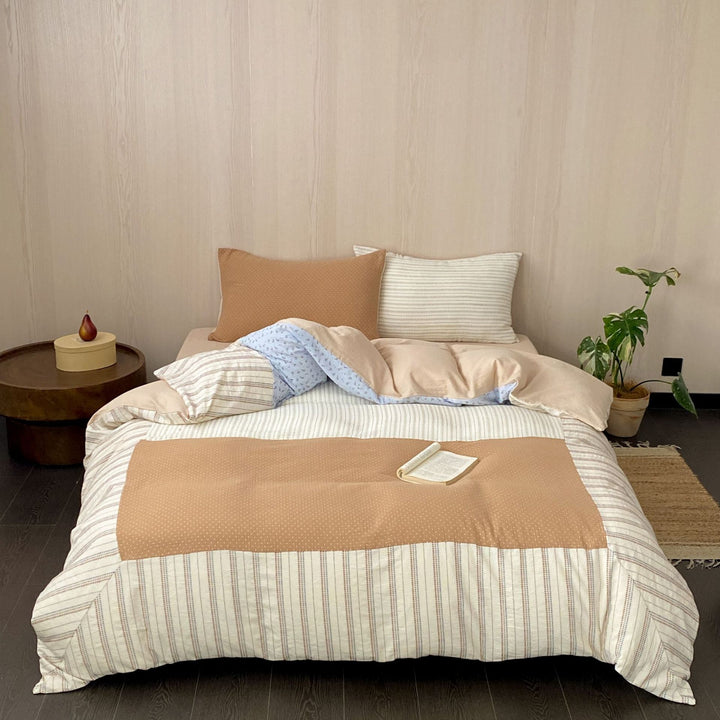 High-quality cotton bedding set with linen look, reversible function and pillow set