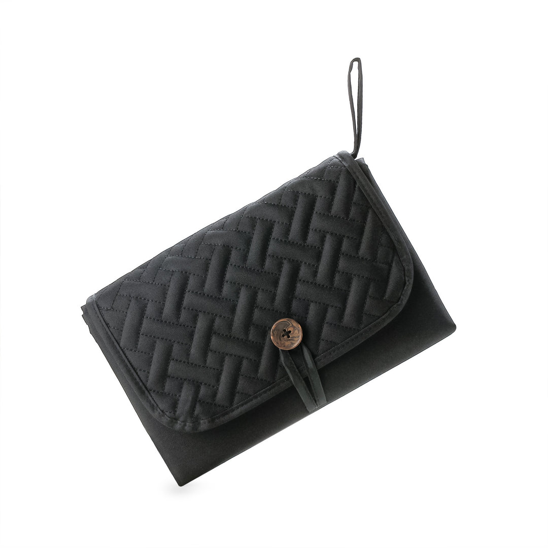 Stylish and Practical Wallet Bowlift