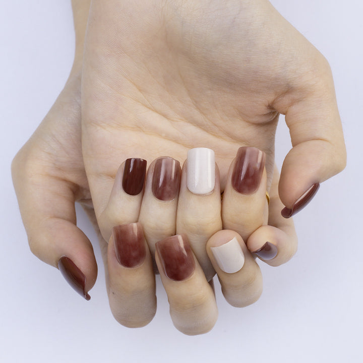 Nail set with elegant ombre design Bowlift
