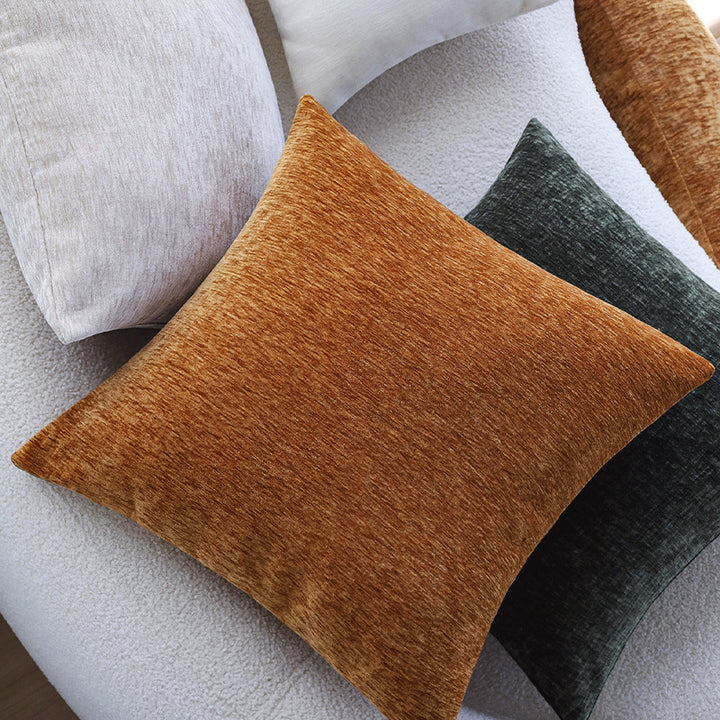 Square cushion cover made of soft chenille velvet with a mottled structure Bowlift