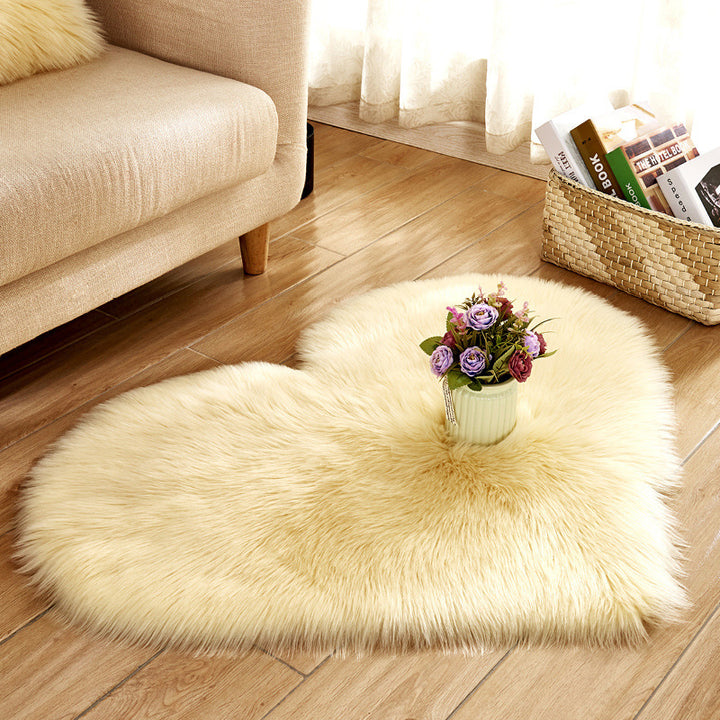 Plush Heart-Shaped Area Rug Bowlift